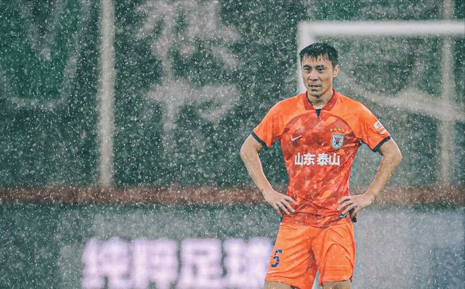 包含上海申花今夜豪取连胜；志在欧篮联名次提升；话题不断；训练强度明显提升的词条